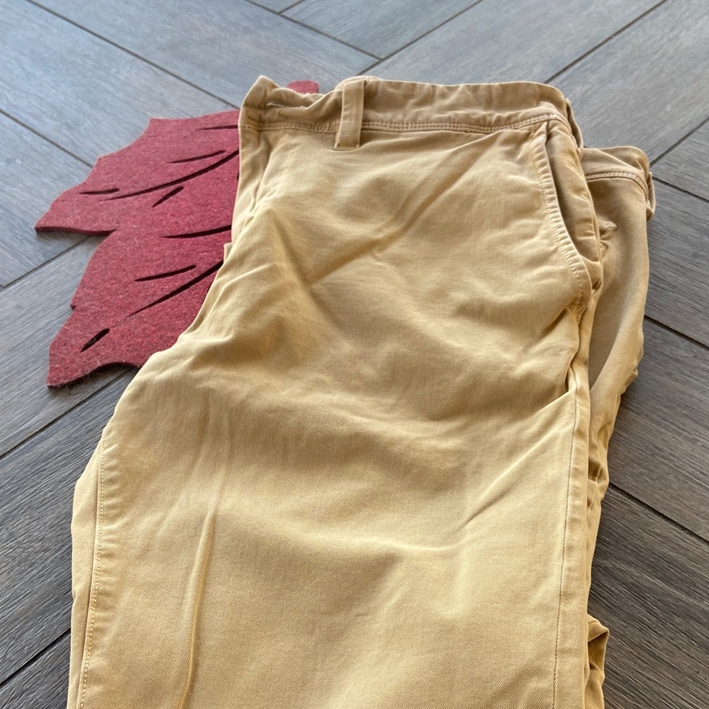 Men's AE Khaki Pants